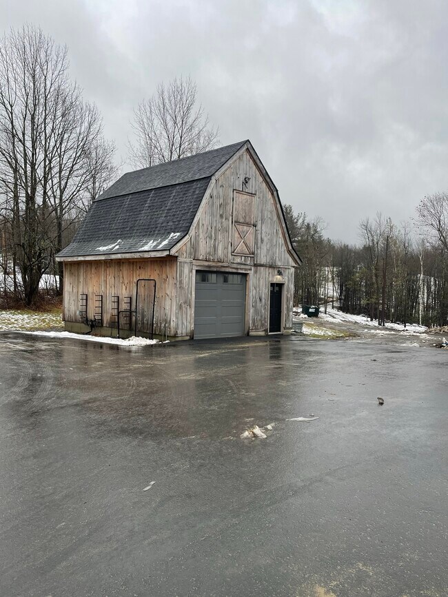 Building Photo - 160 Binney Hill Rd