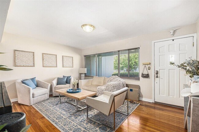 Foto del edificio - 4307 S Thatcher Ave