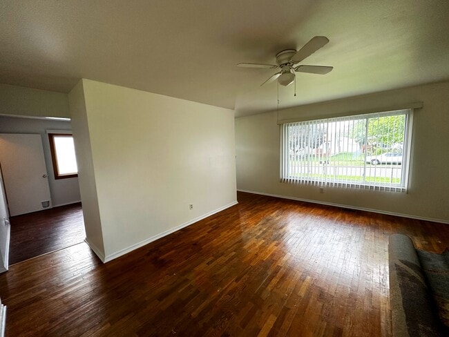 Building Photo - 1490 Brady Ave