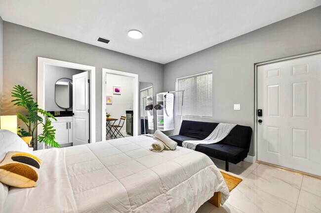 Building Photo - 1784 NW 31st St