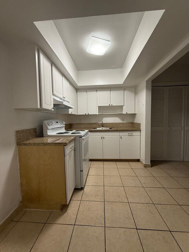 Building Photo - 890 NW 39th St