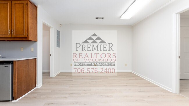 Building Photo - 3878 E Britt David Rd