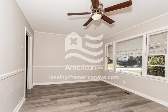 Foto del edificio - 3054 Somerset Dr