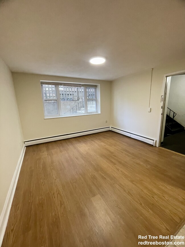 Building Photo - 110 Babcock St