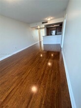 Building Photo - 2641 N Flamingo Rd