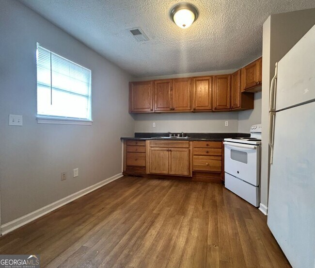 Foto del edificio - 157 Long Station Rd