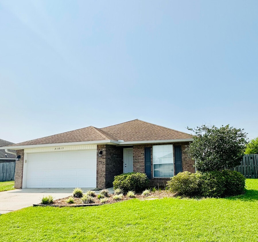 21615 Louisville Ct, Robertsdale, AL 36567 House Rental in