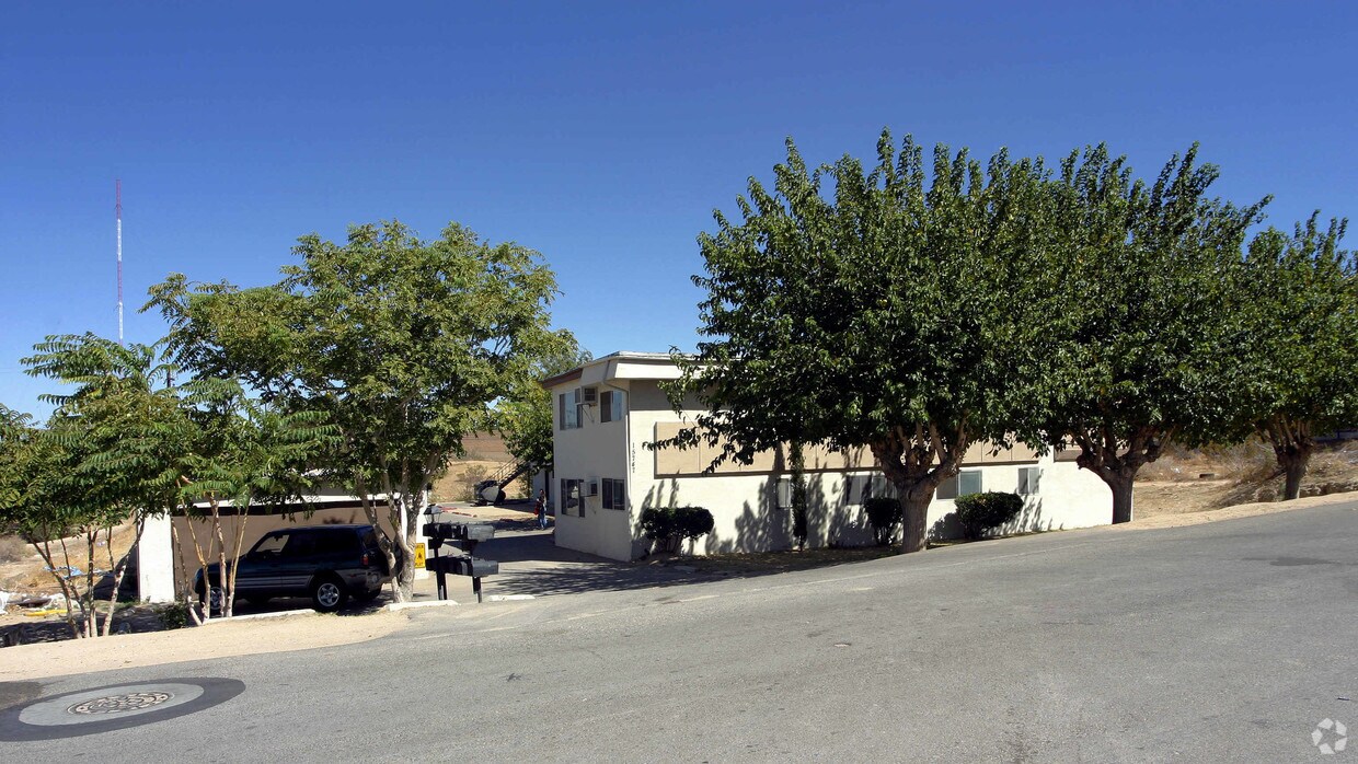 Foto del edificio - 15747 Sueno Ln