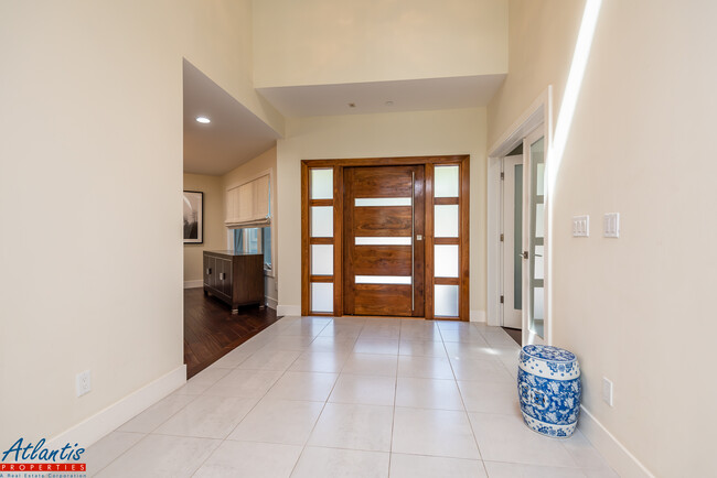 Foto del edificio - 14975 Page Mill Rd