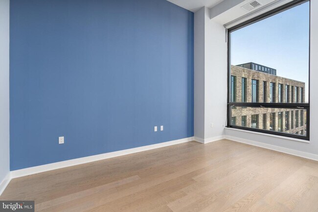 Building Photo - 1650 Silver Hill Dr