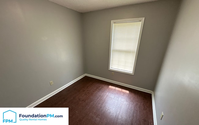 Building Photo - 2911 Lake Park Rd