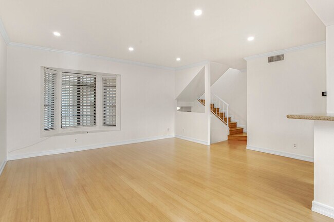 Foto del edificio - 14715 Saticoy St