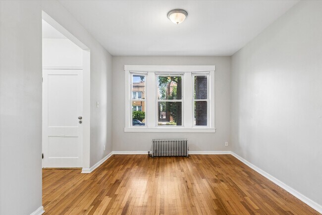 Foto del edificio - 5147 W Cullom Ave