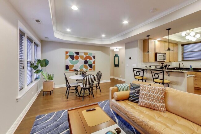 Foto del edificio - 528 W Cornelia Ave