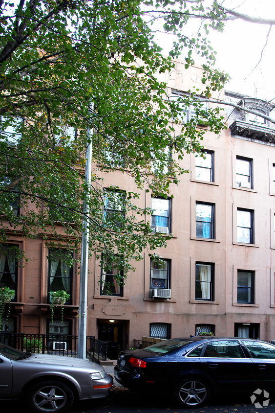 Primary Photo - 47 Remsen St