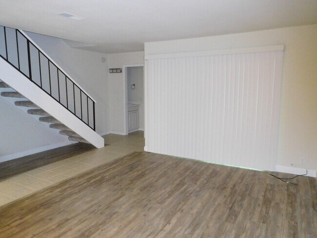Foto del edificio - 2 bedroom, 1 1/2 bath, Roundtree Court in the Greenhaven area