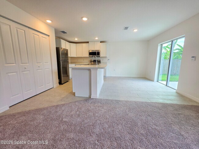 Foto del edificio - 726 Scotten Ave SW
