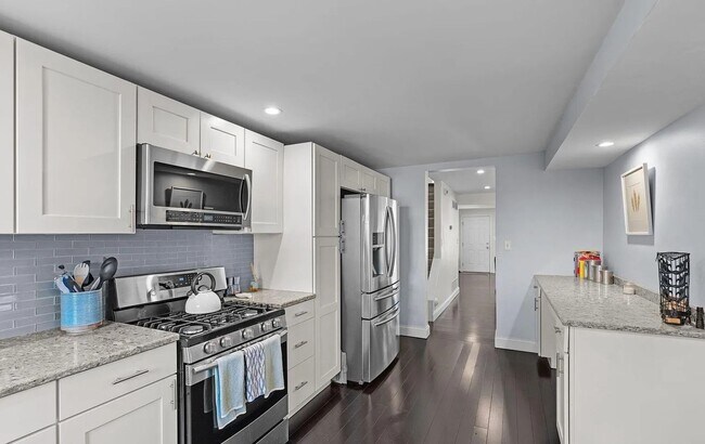 Foto del edificio - Beautiful 2 Bedroom Home on Verbeke St