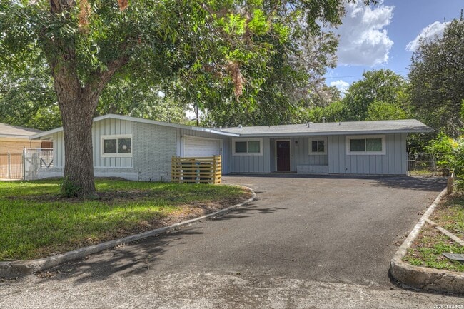 Building Photo - 146 Cardinal Dr