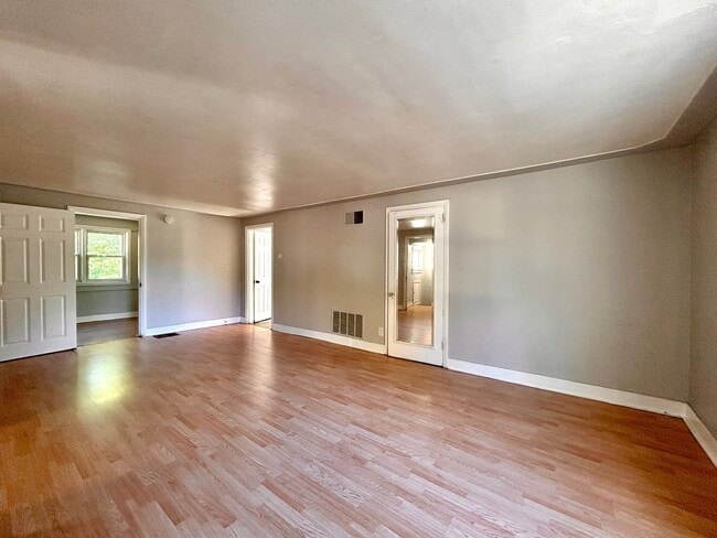 Building Photo - 2532 Maffett St