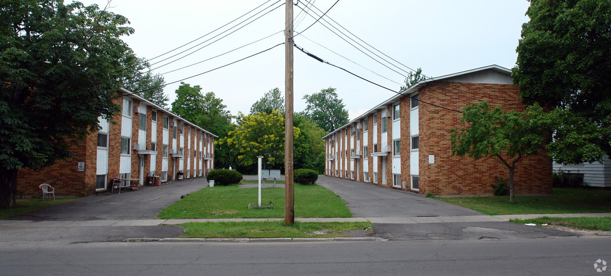 Primary Photo - Chestnut Park Apartments