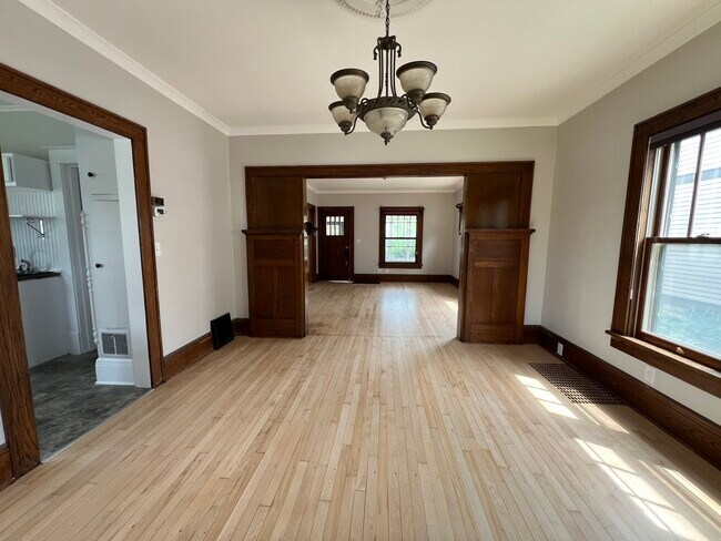 Foto del edificio - 1227 N Main St