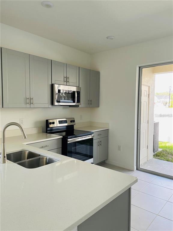 Foto del edificio - 6106 Fairmont Ln