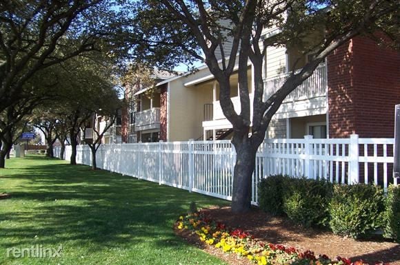 Building Photo - 7815 McCallum Blvd