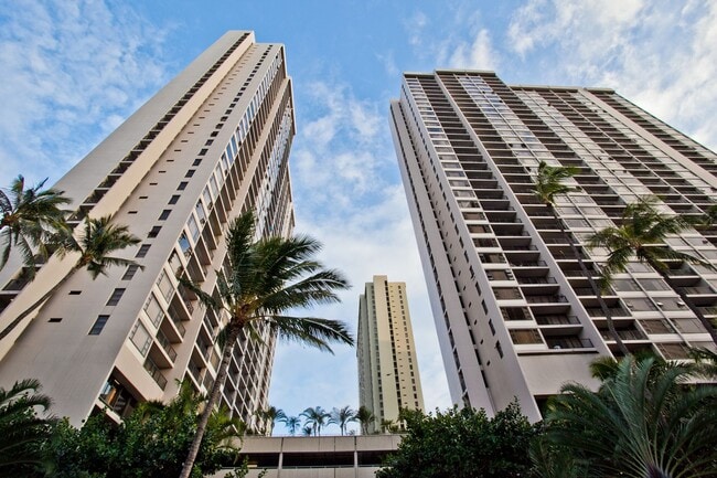 Building Photo - Waikiki Banyan 1b1b1pkg Fully Furnished