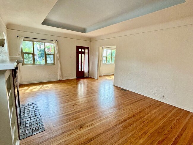 Foto del edificio - Beautiful 2 bed 1 bath home in University Heights