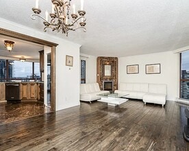 Building Photo - Diamond Apartments