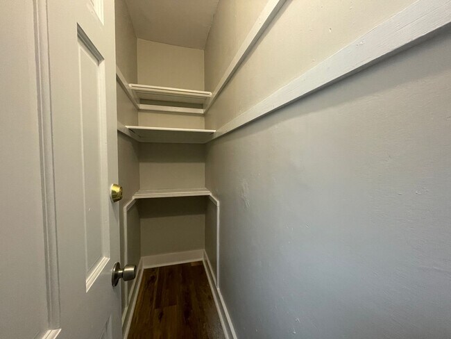 Foto del edificio - Elm Street (412)-JS