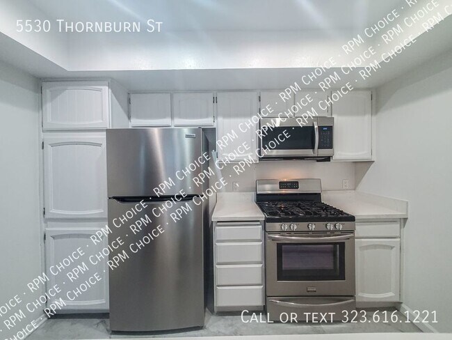 Foto del edificio - Large 2bd/2ba Condo with Bonus Large Enclo...
