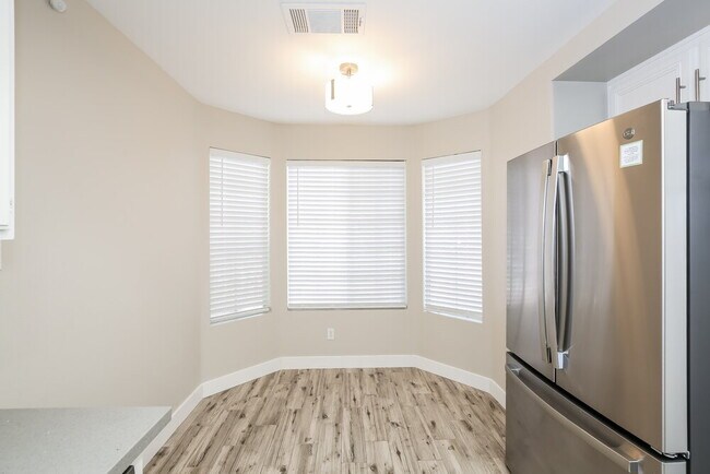 Foto del edificio - 4445 Cielo Ln
