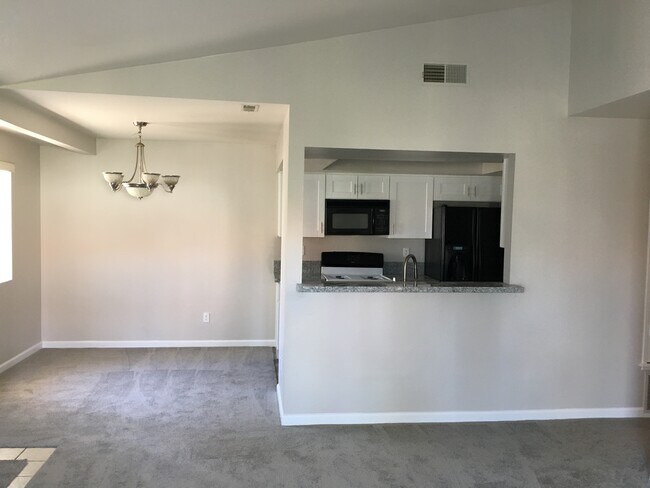 Building Photo - 9438 Twin Trails Dr