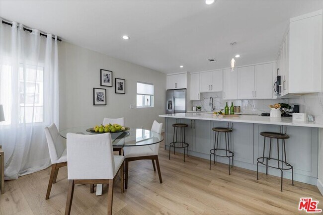 Foto del edificio - 5413 Homeside Ave