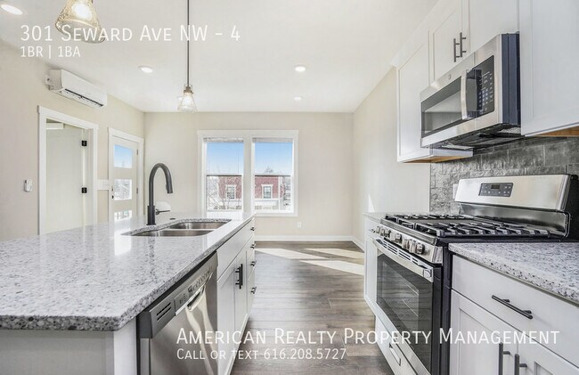 Foto del edificio - 301 Seward Ave NW