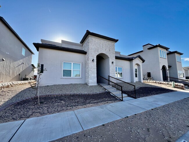 Building Photo - 2232 Sammy Cervantes St