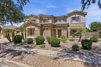 Building Photo - 900 W Macaw Dr