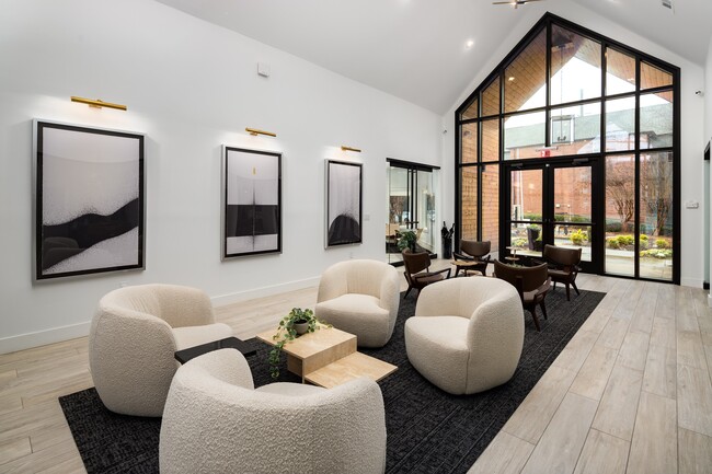 Foto del edificio - Wesley St. Claire Apartments at Lawrenceville