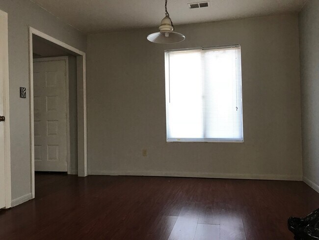 Foto del edificio - 6033 Wingedfoot Ct