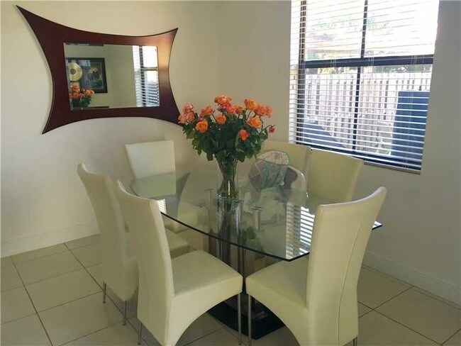 Foto del edificio - 9925 NW 10th St
