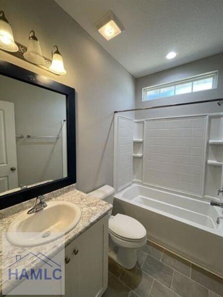 Foto del edificio - 424 Alcott Cir