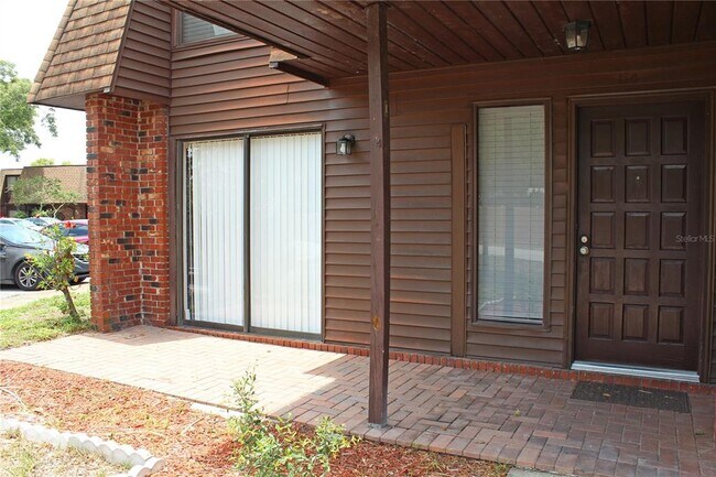 Foto del edificio - 1836 N Crystal Lake Dr