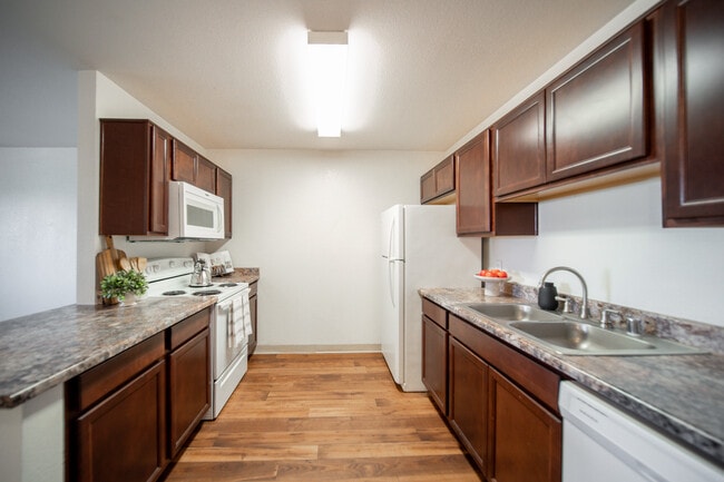 Building Photo - Pusch Ridge Apartment Homes
