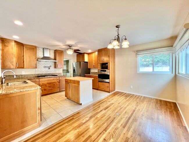 Building Photo - Beautiful 3B/2BA in the heart of North Park!