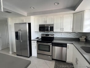 Building Photo - 137 Golden Isles Dr