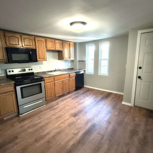 Building Photo - 37-41 Mason Avenue