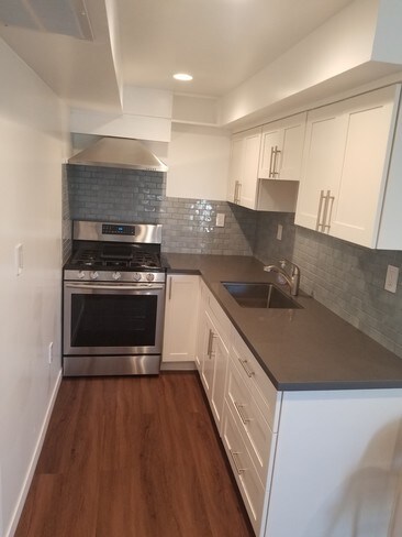 Building Photo - 170 Cerro Dr
