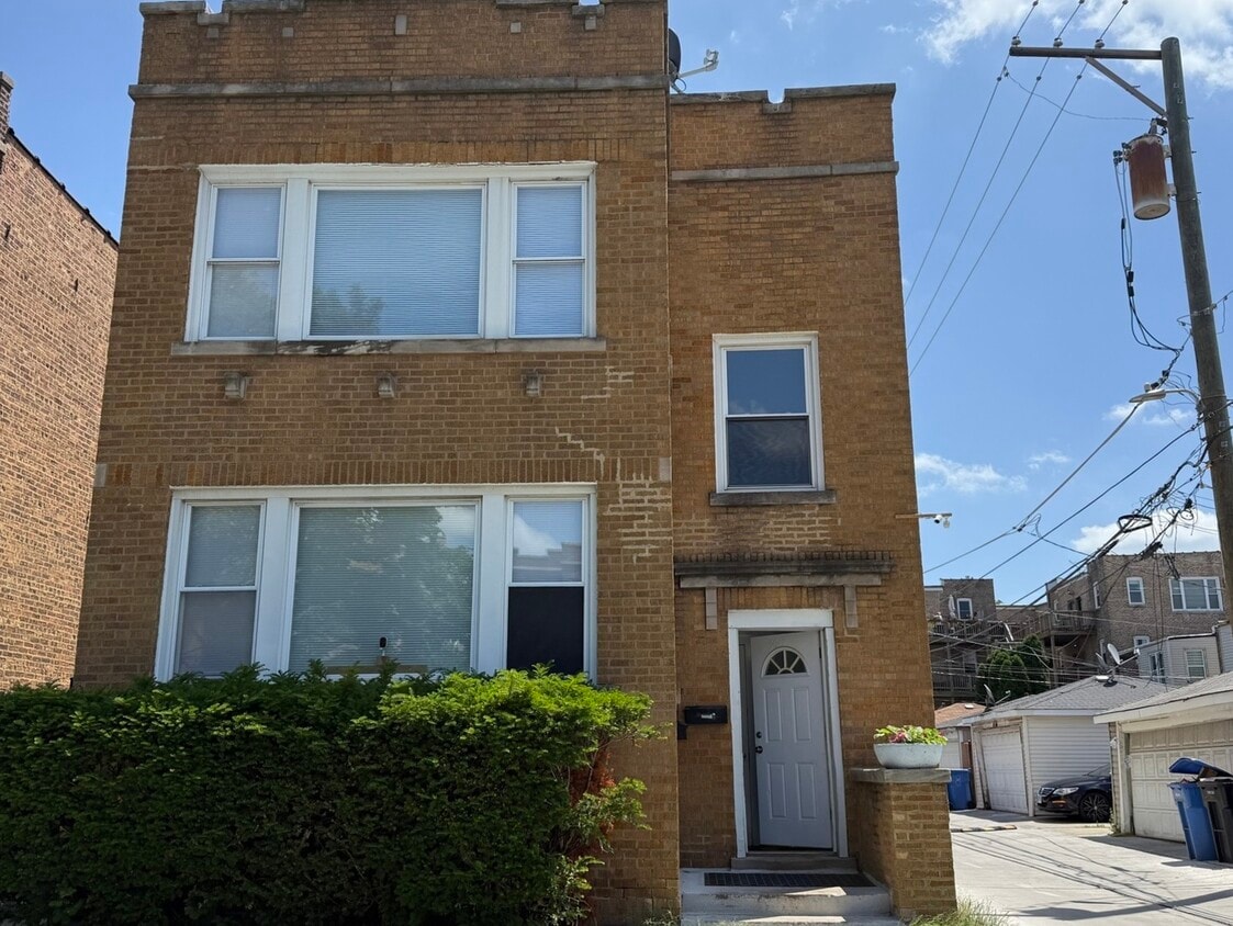 Primary Photo - 3615 N Troy St